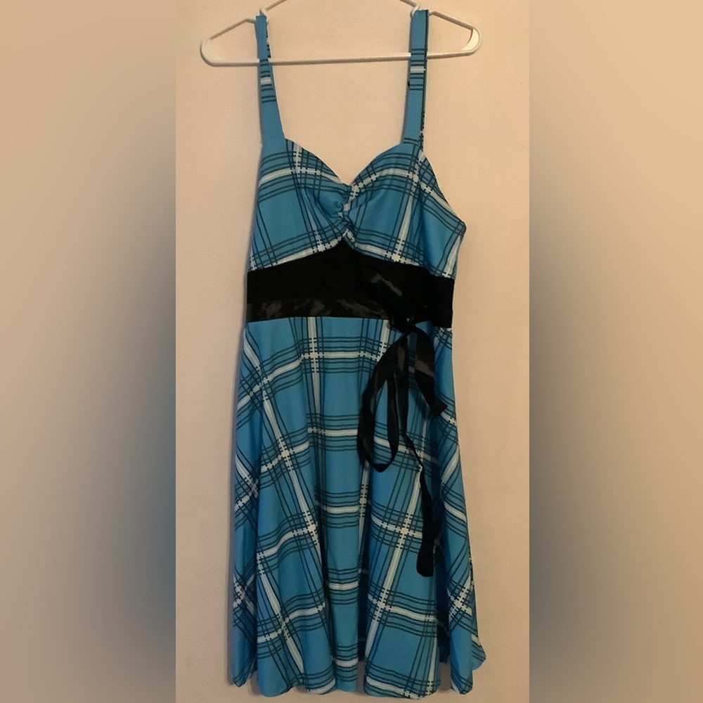 DressLily. Mid length. Size X-LARGE. Soft material. Plaid pattern.